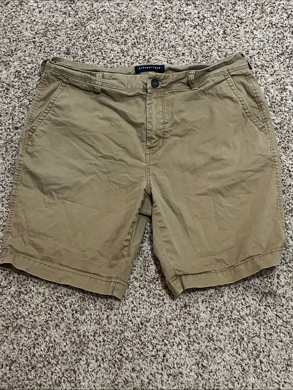 Aeropostale Men's Flat Front Shorts in Khaki/Tan